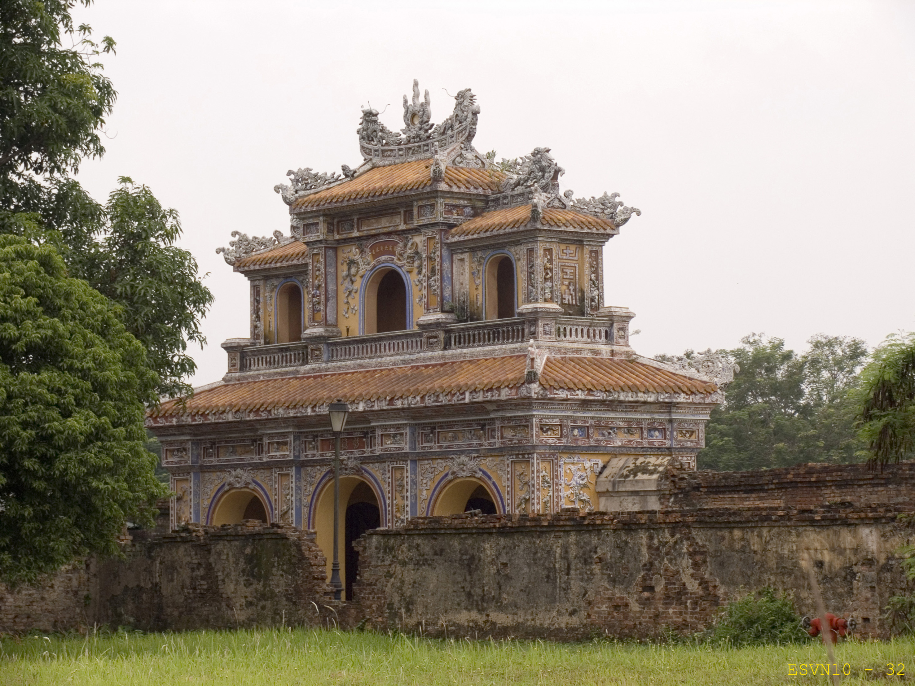 La porta Chan Thai, vista dall'esterno