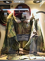 ESPB04 26 Il Denison smock dei Paras inglesi.jpg