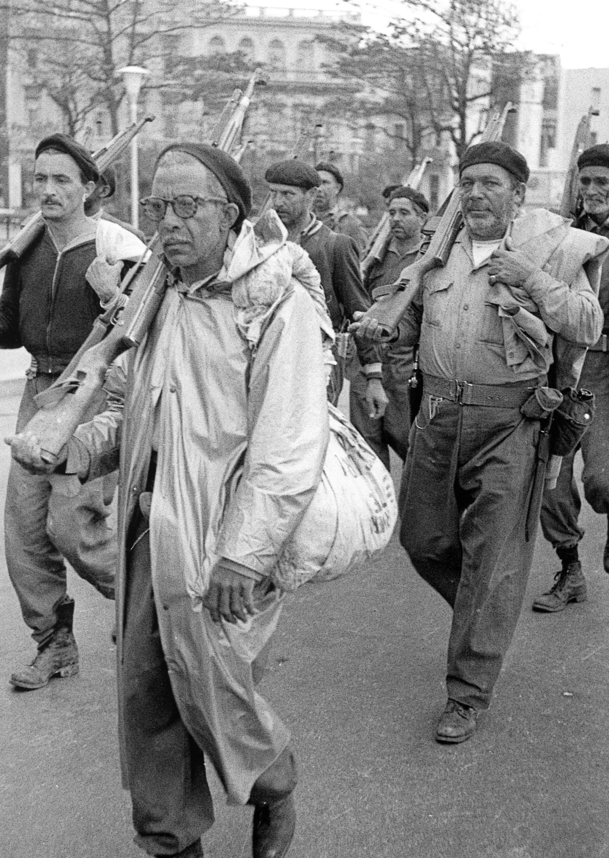 03 - Miliziani cubani si mobilitano all'Avana nell'aprile del 1961