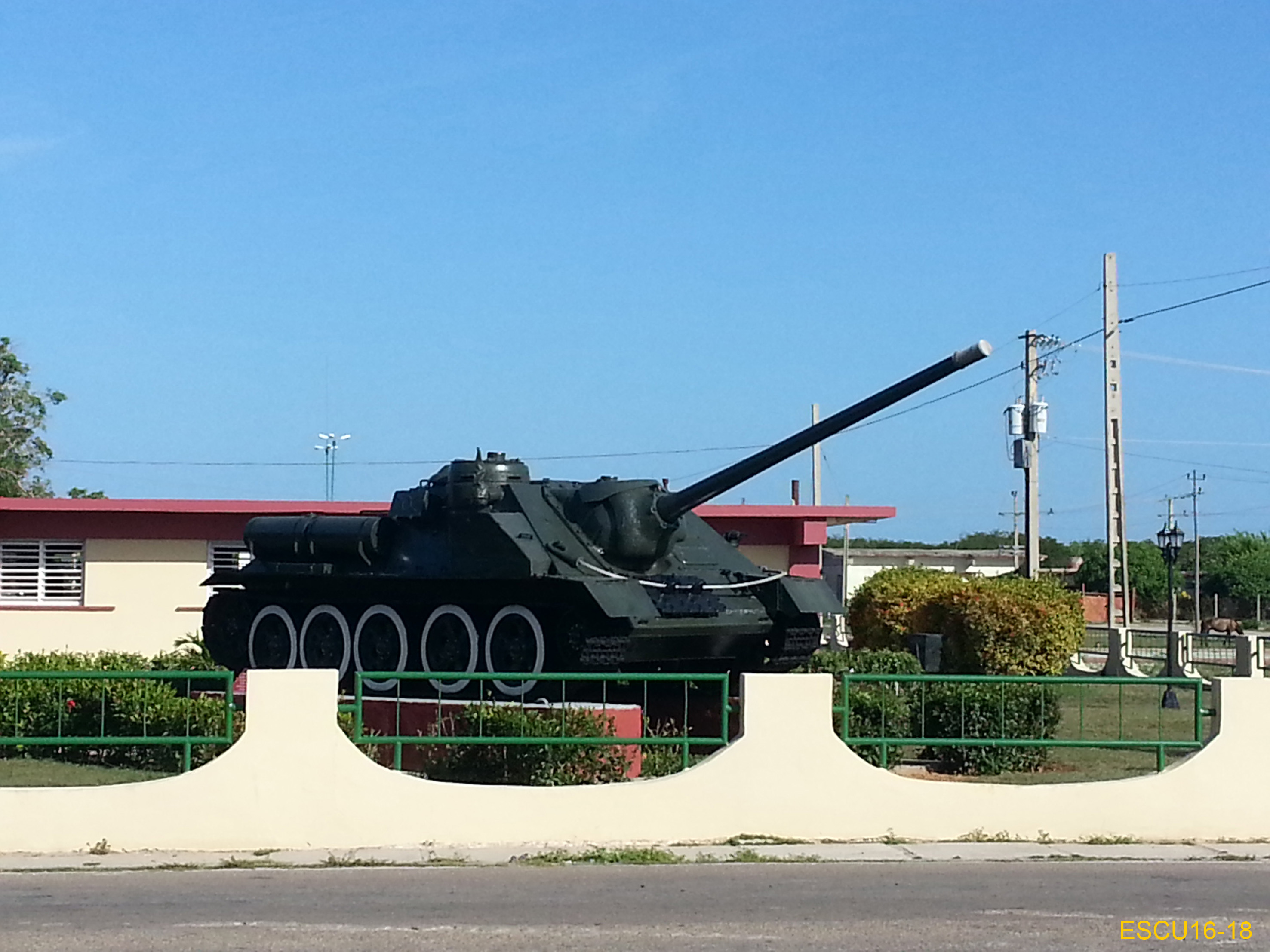 16 - Playa Girn. Di fronte al Museo Memoriale della Battaglia.