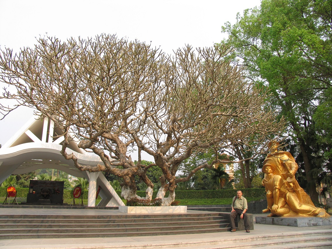 Accesso al Cimitero Militare dei Caduti Vietminh