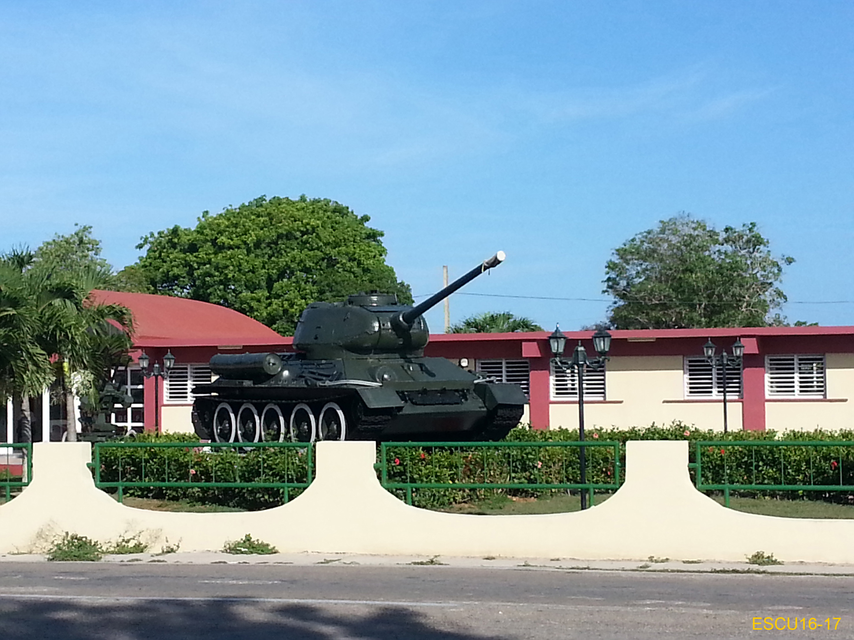 16 - Playa Girn. Di fronte al Museo Memoriale della Battaglia.