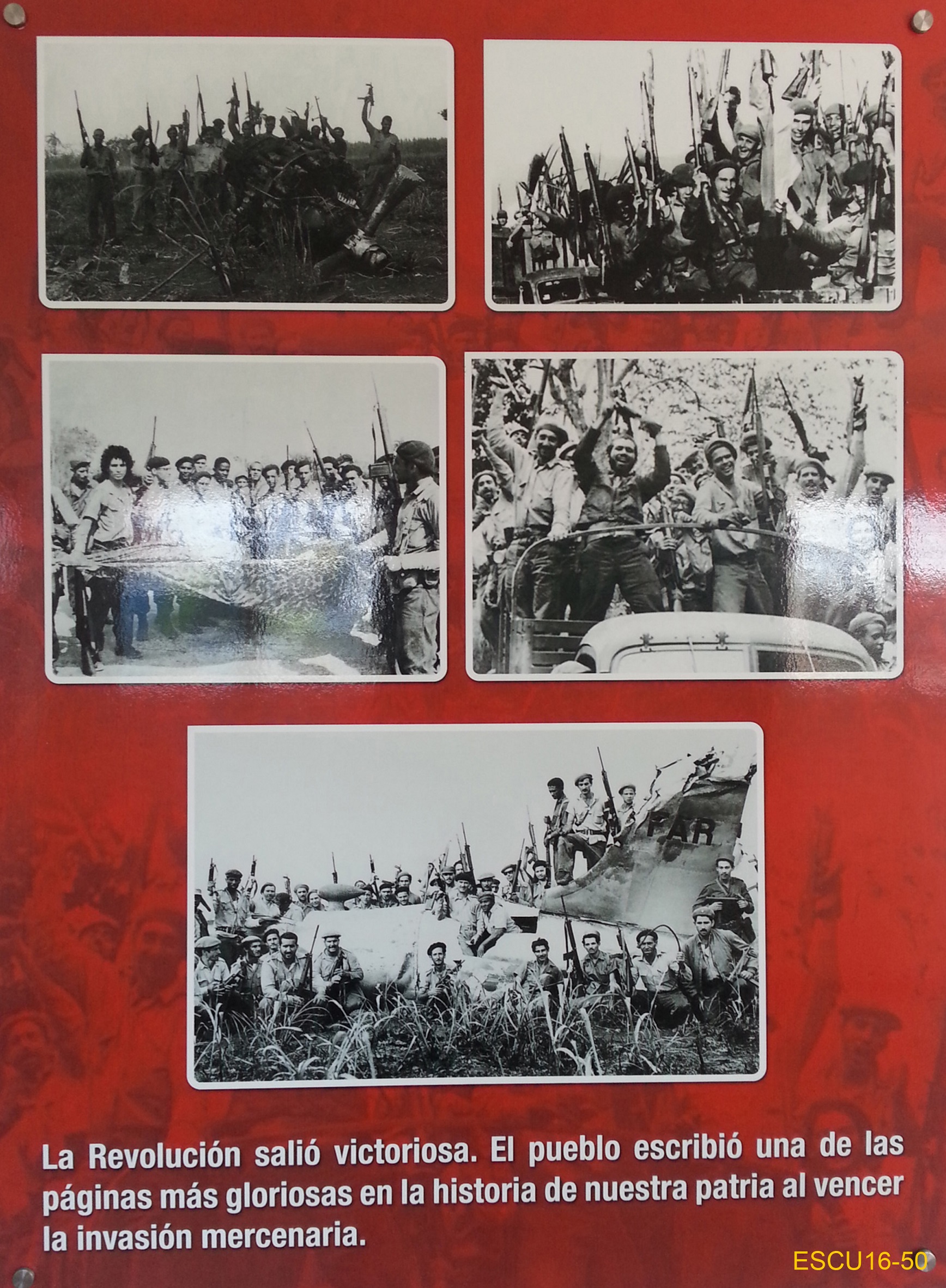 Pannelli con immagini che illustrano le ultime fasi della battaglia, la cattura dei mercenarios , le fasi del processo e della liberazione dei prigionieri.